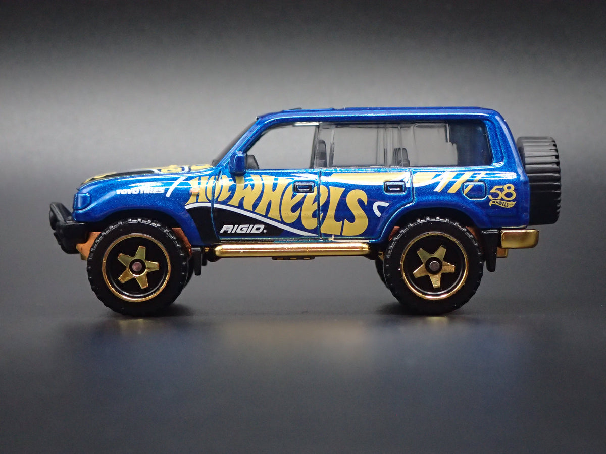 1990-1998 TOYOTA LAND CRUISER 80 BLUE 1/64 SCALE DIORAMA DIECAST MODEL CAR