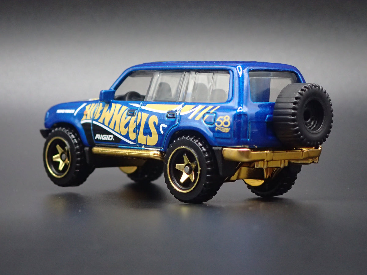 1990-1998 TOYOTA LAND CRUISER 80 BLUE 1/64 SCALE DIORAMA DIECAST MODEL CAR