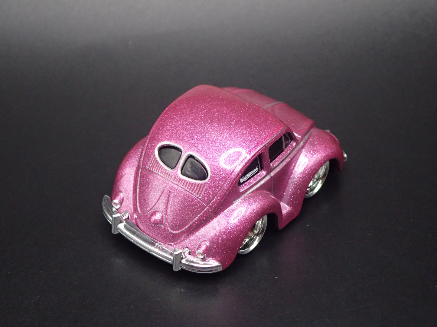 VW BEETLE CAR TUNED PINK 1:64 SCALE DIORAMA DIECAST MODEL CAR