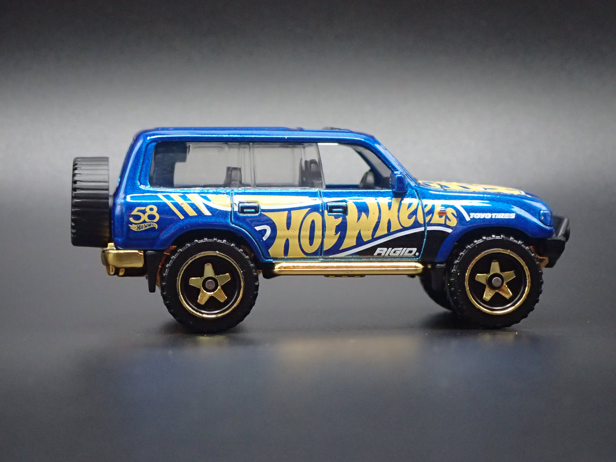 1990-1998 TOYOTA LAND CRUISER 80 BLUE 1/64 SCALE DIORAMA DIECAST MODEL CAR