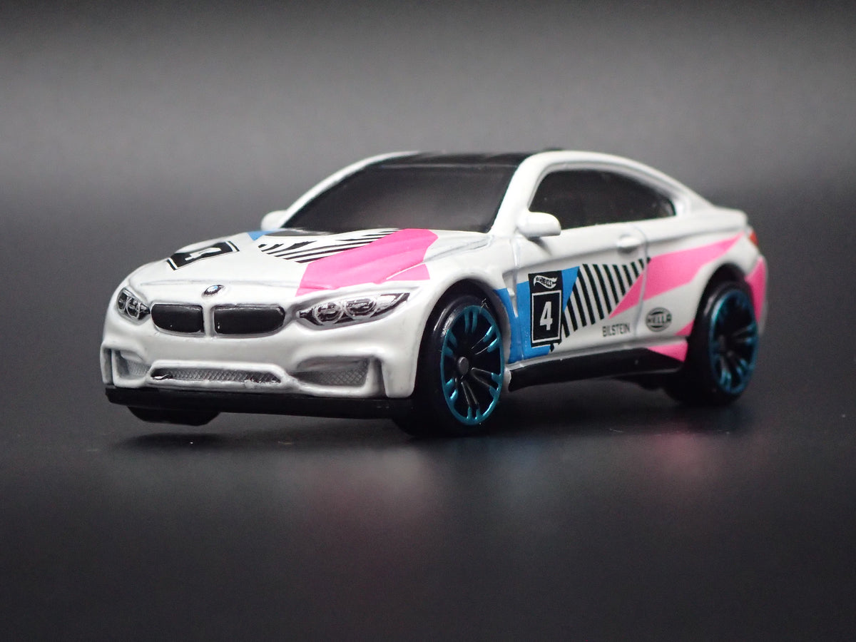 2014-2020 BMW M4 F82 COUPE WHITE 1:64 SCALE COLLECTIBLE DIECAST MODEL CAR
