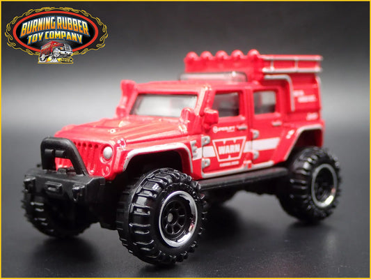 JEEP WRANGLER SUPERLIFT FOUR 4 DOOR WARN 1:64 SCALE DIORAMA DIECAST MODEL CAR