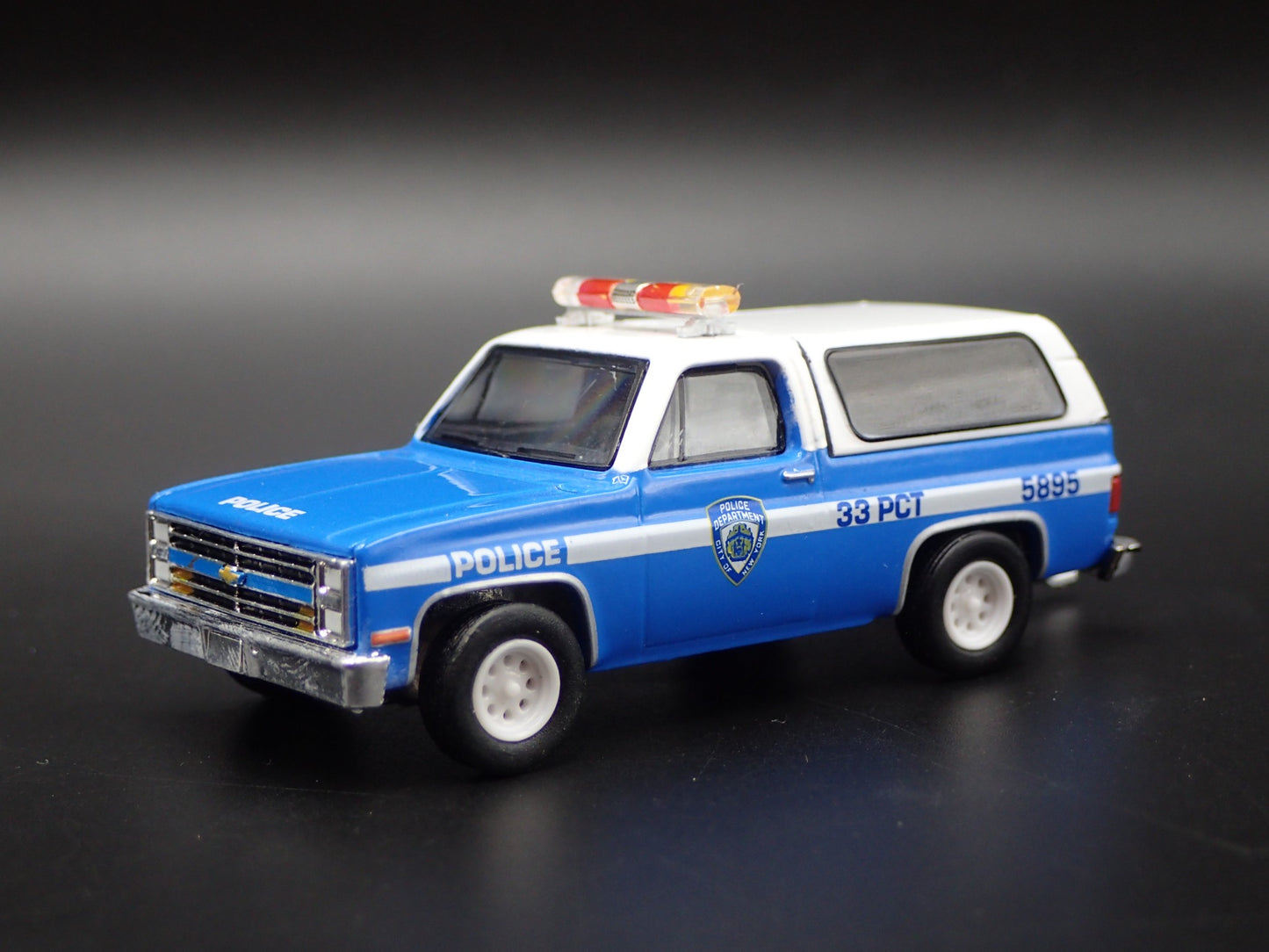 1985 85 CHEVY CHEVROLET K5 BLAZER SQUARE BODY NYPD 1:64 SCALE DIECAST MODEL CAR