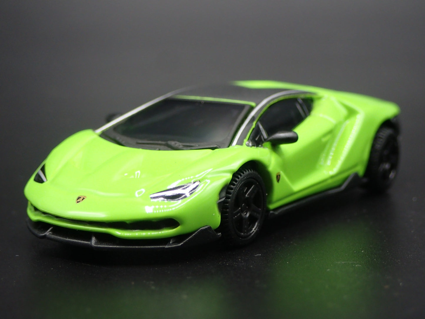 2016-2017 LAMBORGHINI CENTENARIO SUPER CAR 1:64 SCALE DIORAMA DIECAST MODEL CAR