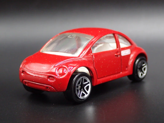 1998-2011 VW VOLKSWAGEN NEW BEETLE BUG RED 1:64 SCALE DIORAMA DIECAST MODEL CAR