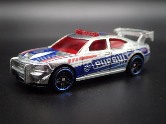 2006-2010 DODGE CHARGER DRIFT POLICE SILVER 1:64 SCALE DIORAMA DIECAST MODEL CAR