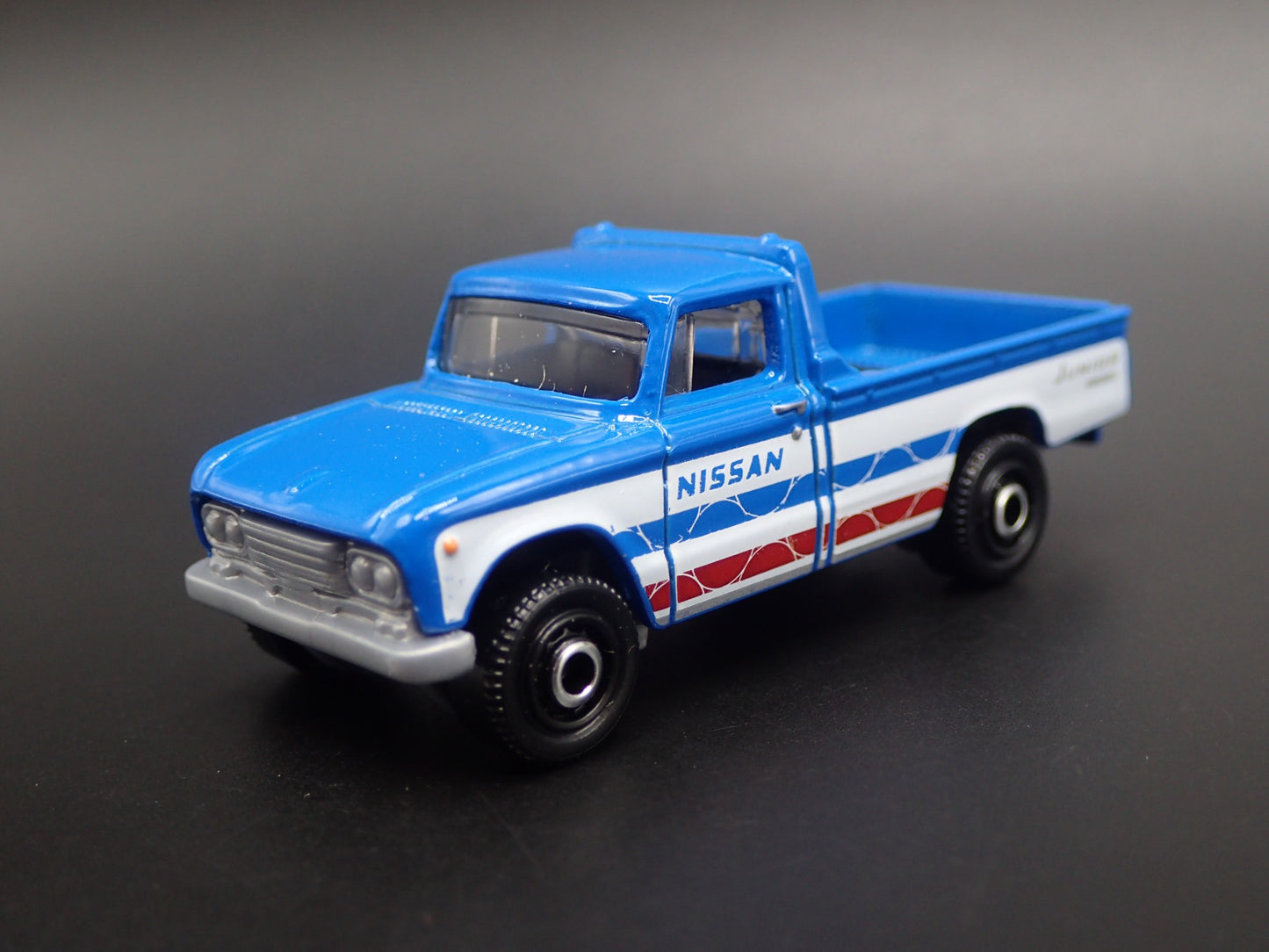 1962-1966 NISSAN JUNIOR PICKUP TRUCK HITCH 1:64 SCALE DIORAMA DIECAST MODEL CAR