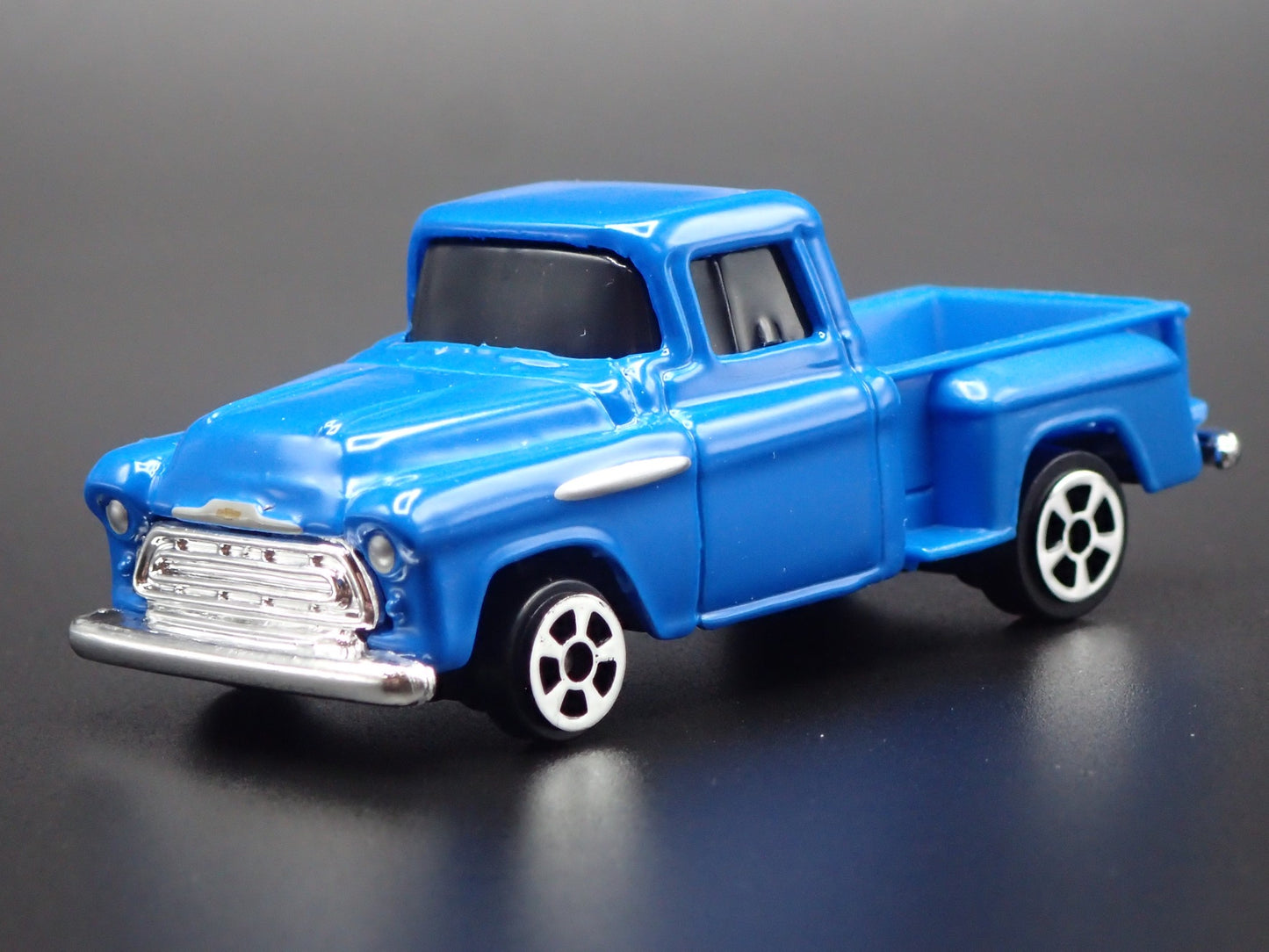 1957 57 CHEVY CHEVROLET STEPSIDE PICKUP TRUCK BLUE 1:64 SCALE DIECAST MODEL CAR