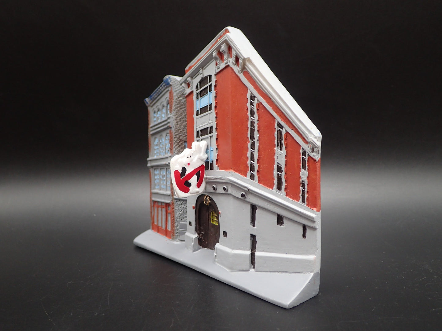 GHOSTBUSTERS FIREHOUSE RESIN DIORAMA SCENE BACKGROUND DISPLAY PROP 1:64 SCALE