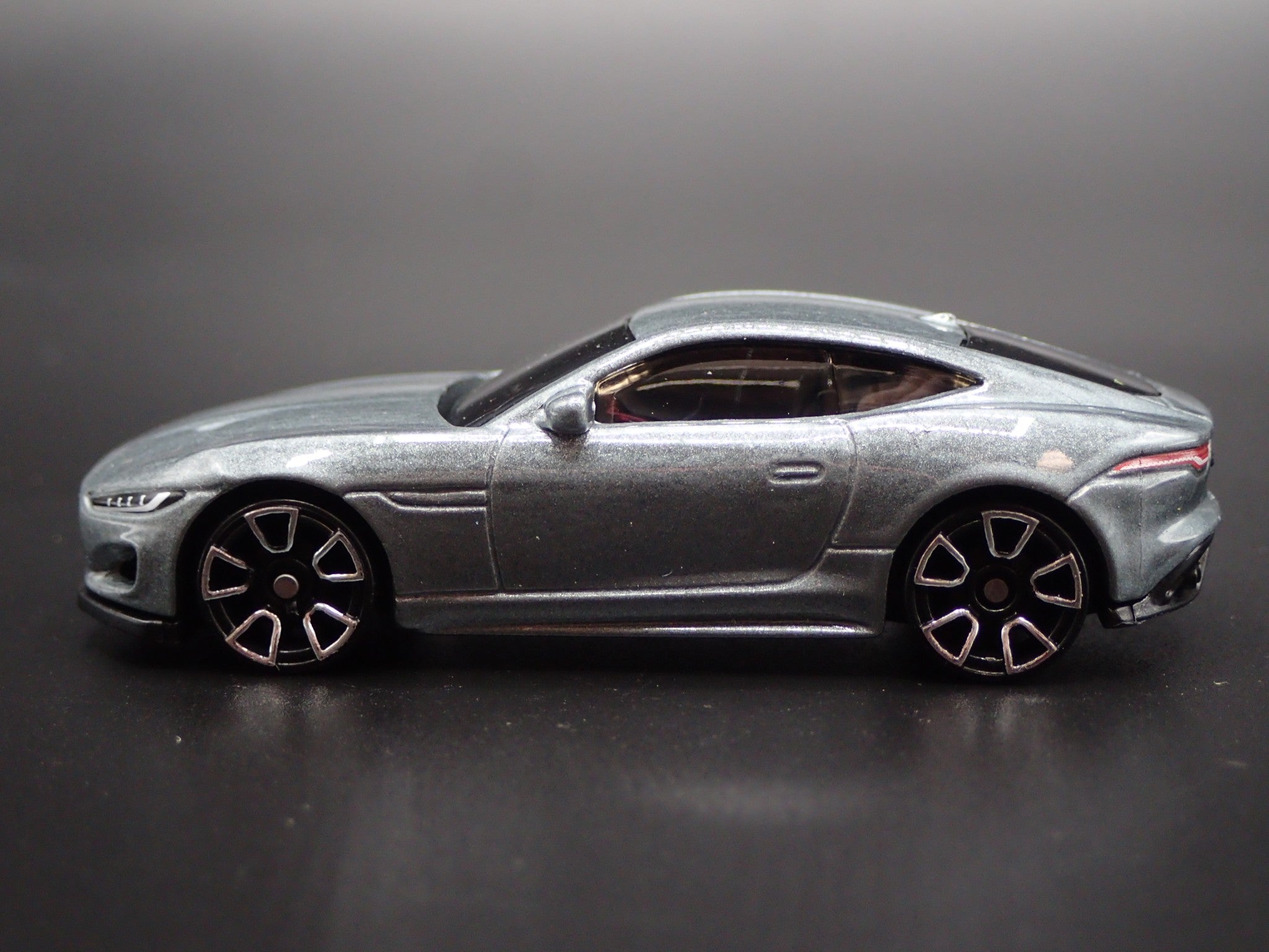 2014-2024 JAGUAR F TYPE COUPE 1:64 SCALE COLLECTIBLE DIORAMA