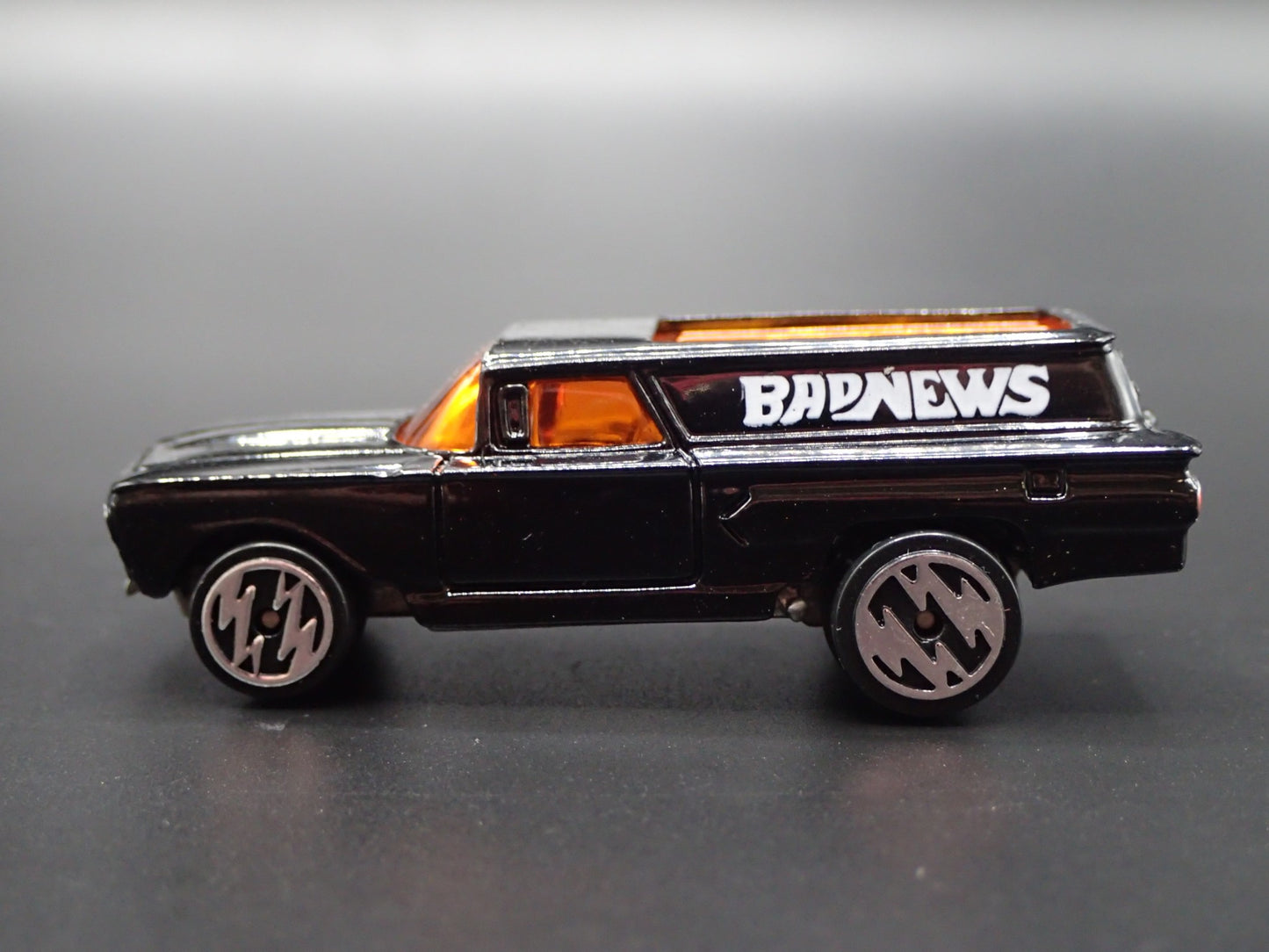 1960 CHEVY CHEVROLET PANEL WAGON TOM DANIELS NHRA 1:64 SCALE DIECAST MODEL CAR