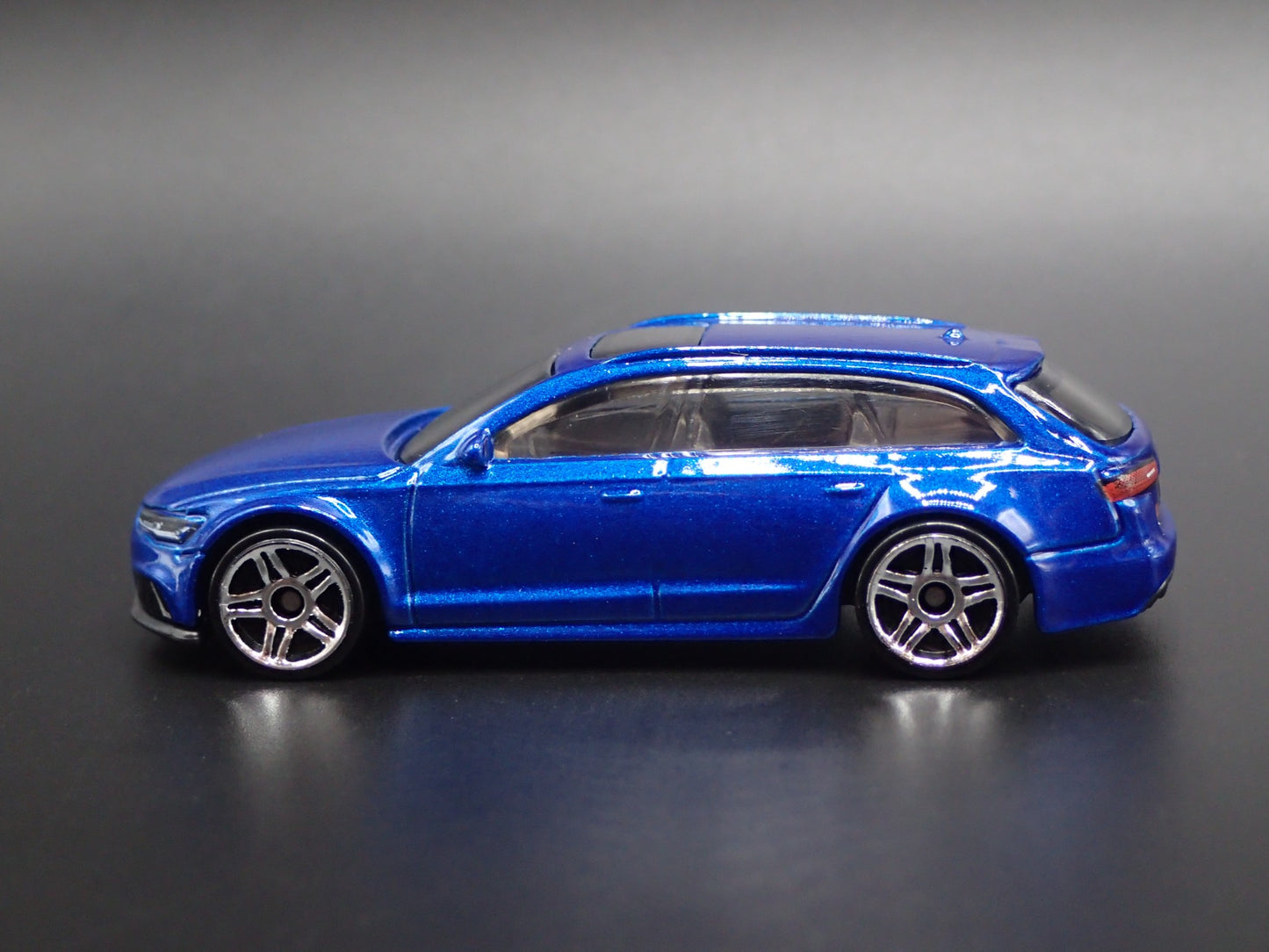 2013-2018 AUDI AVANT RS6 STATION WAGON BLUE 1/64 SCALE DIORAMA DIECAST MODEL CAR
