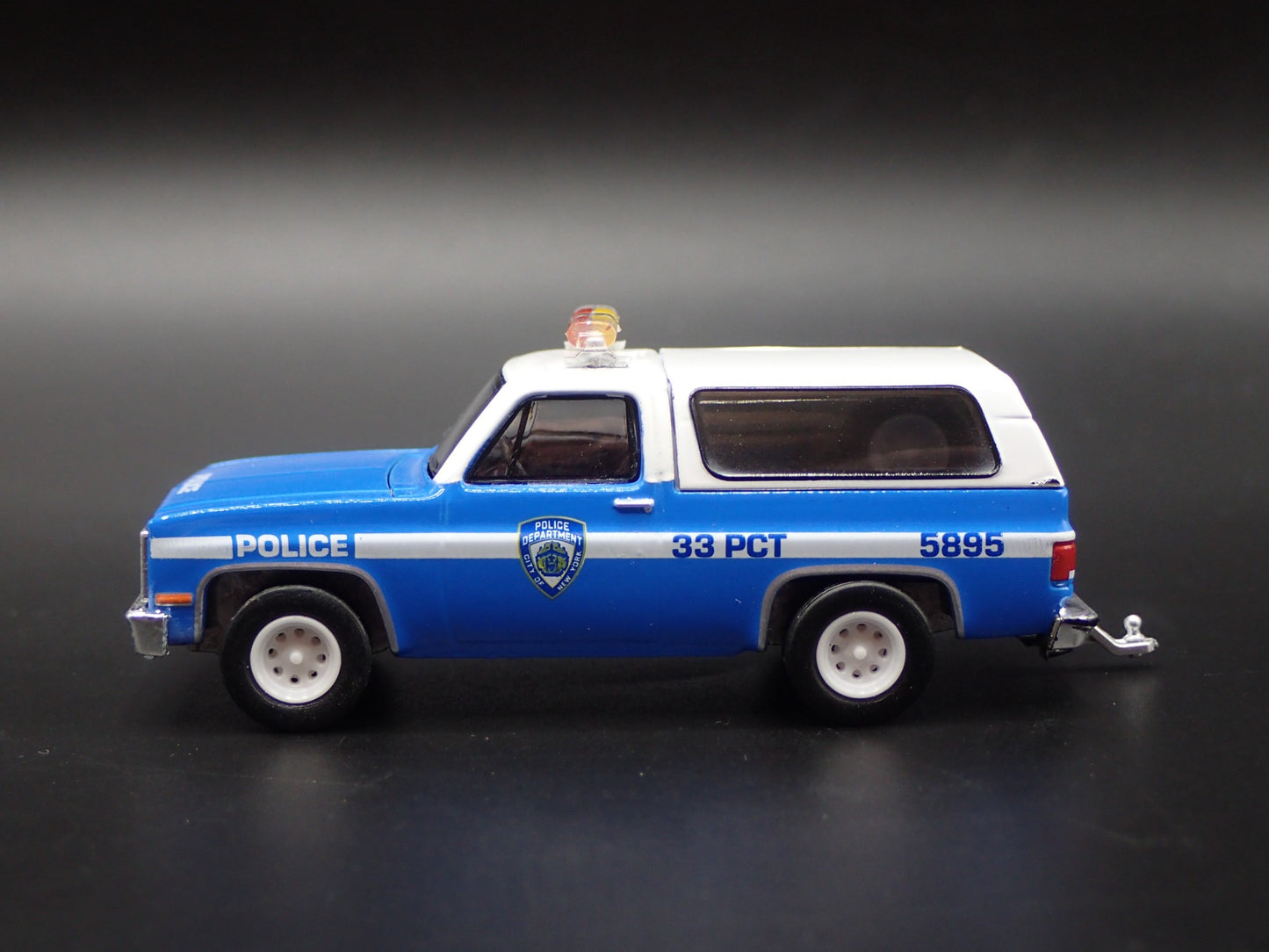 1985 85 CHEVY CHEVROLET K5 BLAZER SQUARE BODY NYPD 1:64 SCALE DIECAST MODEL CAR
