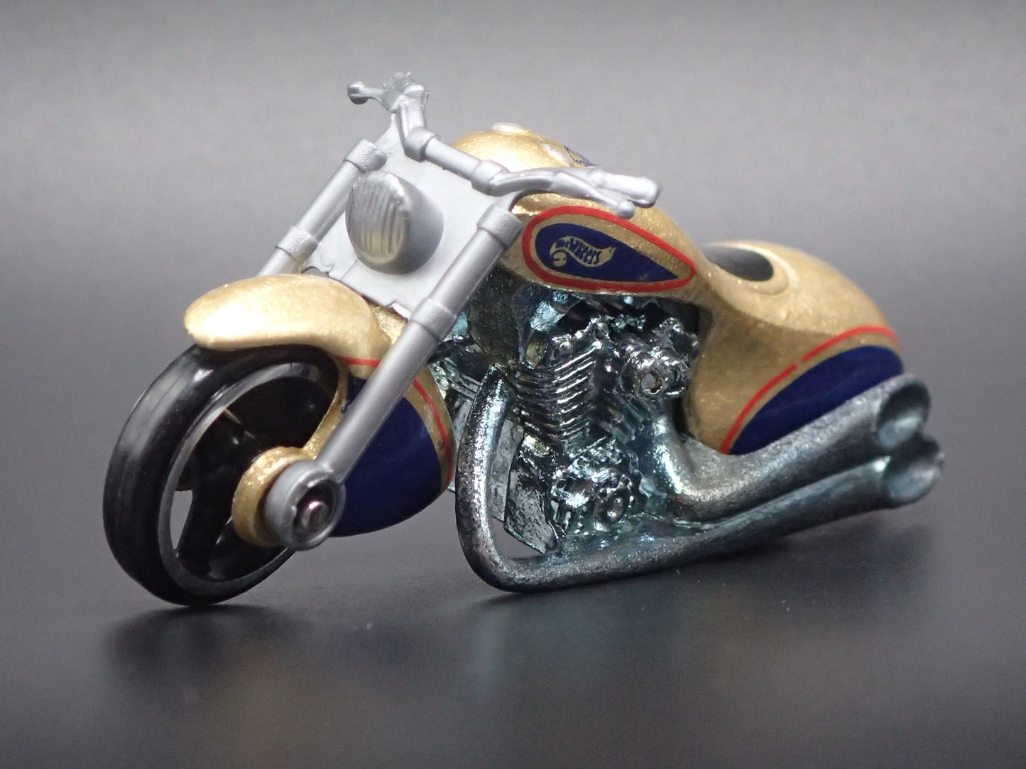 BLAST LANE MOTORCYCLE HOT WHEELS GOLD 1:64 HW SCALE DIORAMA DIECAST MODEL CAR