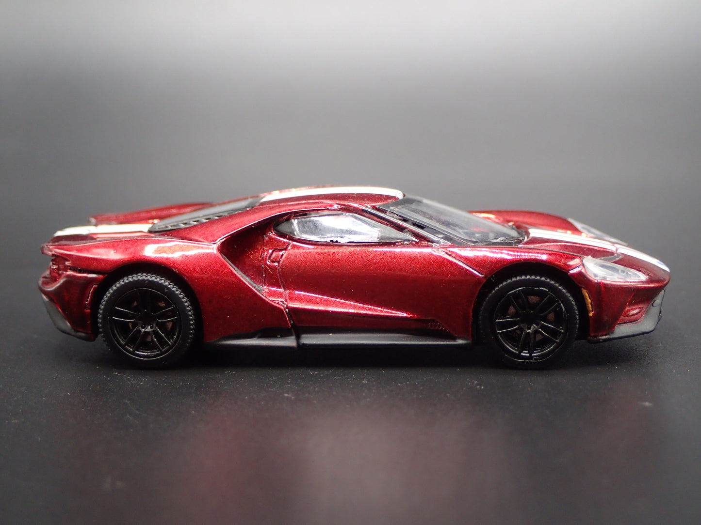 2017-2022 FORD GT RACING SUPERCAR RED RARE 1:64 SCALE DIORAMA DIECAST MODEL CAR