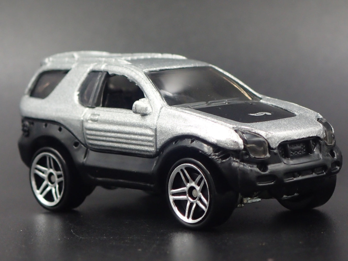 1997-2001 ISUZU VEHICROSS SUV 1:64 SCALE COLLECTIBLE DIORAMA DIECAST MODEL CAR