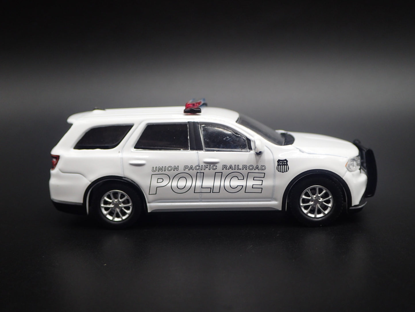 2018 18 DODGE DURANGO UNION PACIFIC RAILROAD POLICE 1:64 SCALE DIECAST MODEL CAR