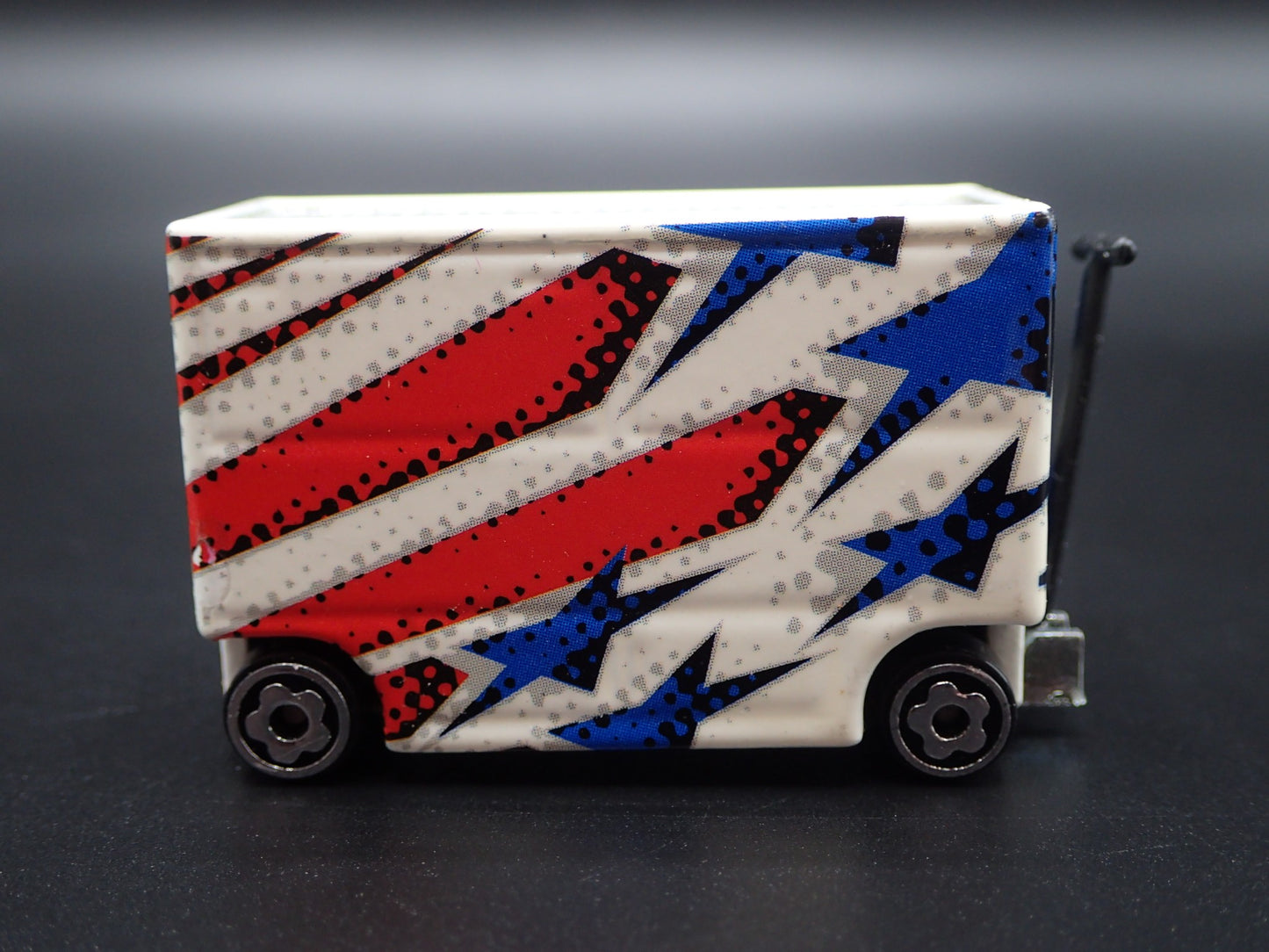 NASCAR TOOL CART WAR WAGON DAYTONA 500 STP 1:64 SCALE DIORAMA DIECAST MODEL CAR