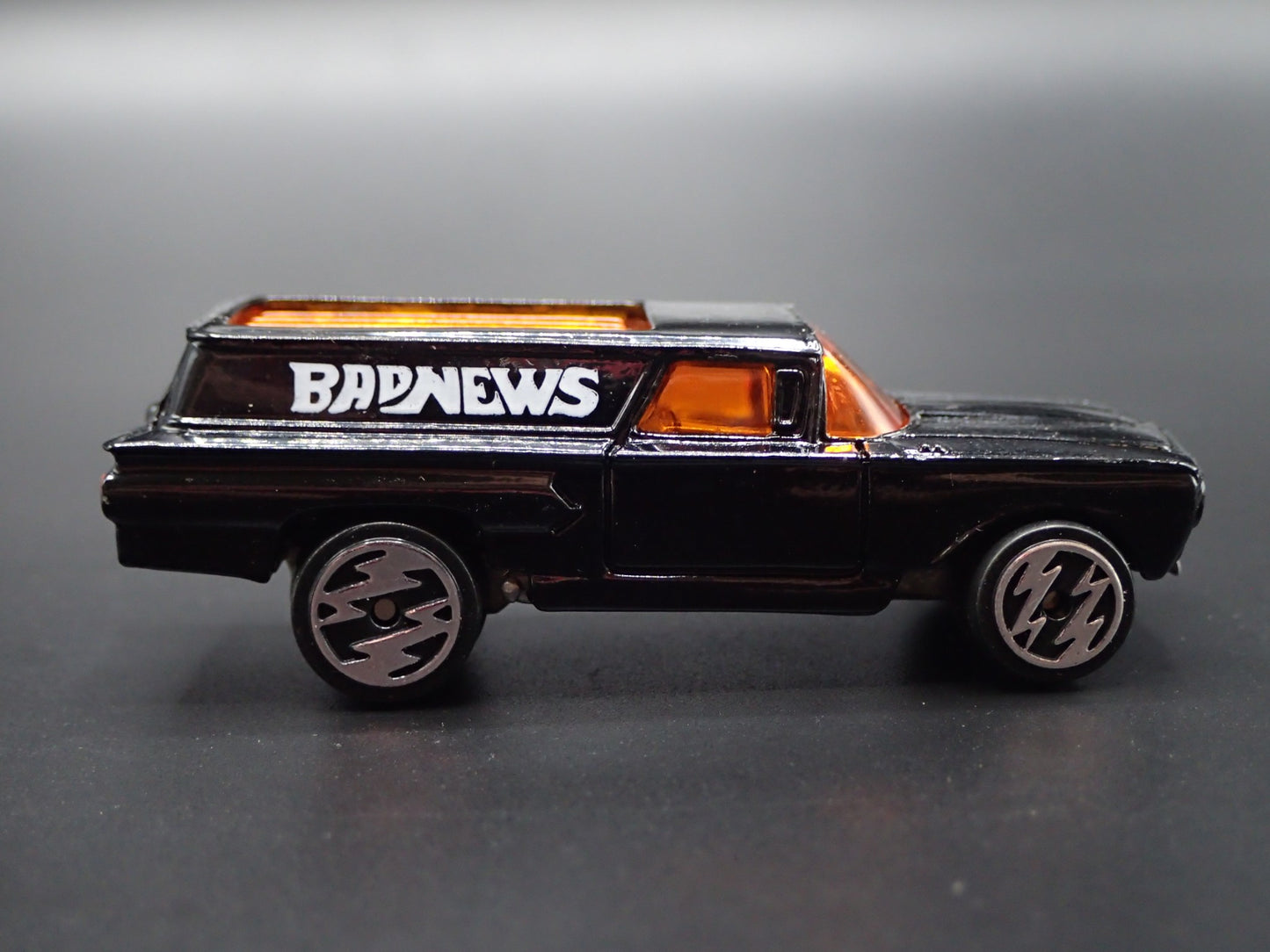 1960 CHEVY CHEVROLET PANEL WAGON TOM DANIELS NHRA 1:64 SCALE DIECAST MODEL CAR