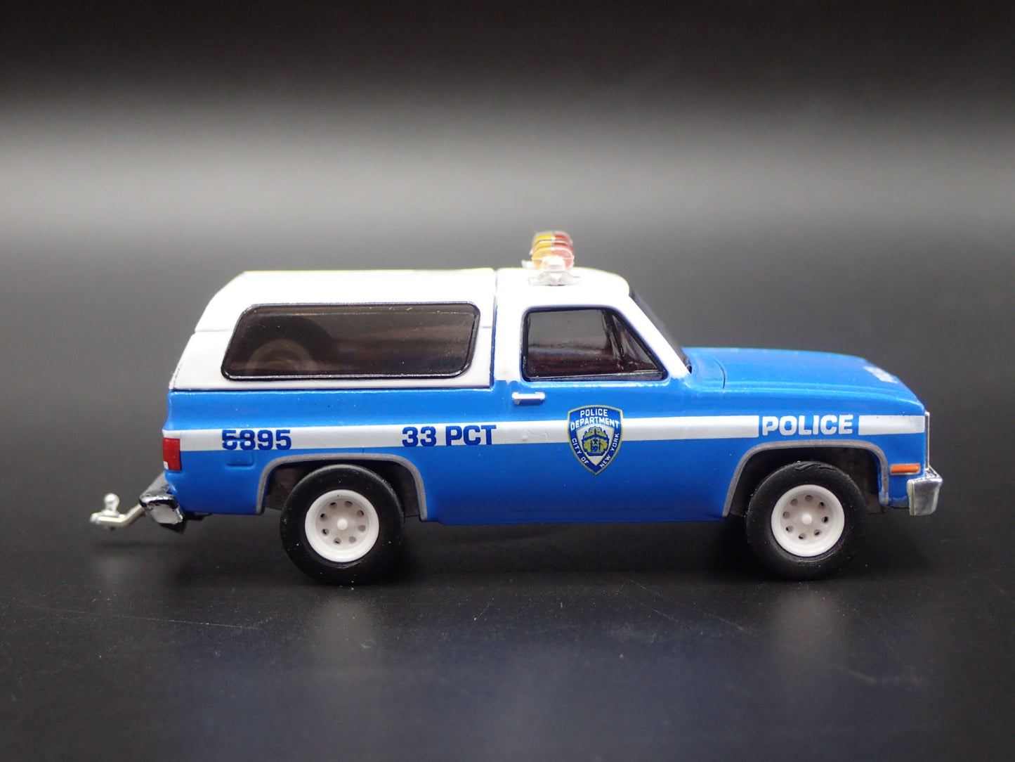 1985 85 CHEVY CHEVROLET K5 BLAZER SQUARE BODY NYPD 1:64 SCALE DIECAST MODEL CAR