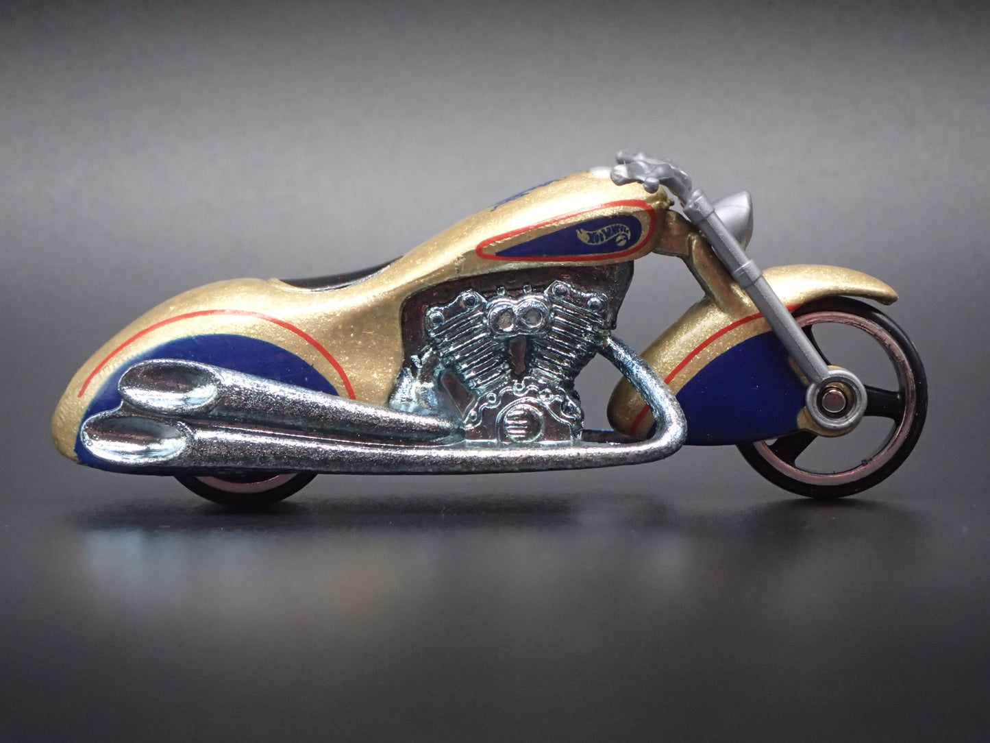 BLAST LANE MOTORCYCLE HOT WHEELS GOLD 1:64 HW SCALE DIORAMA DIECAST MODEL CAR