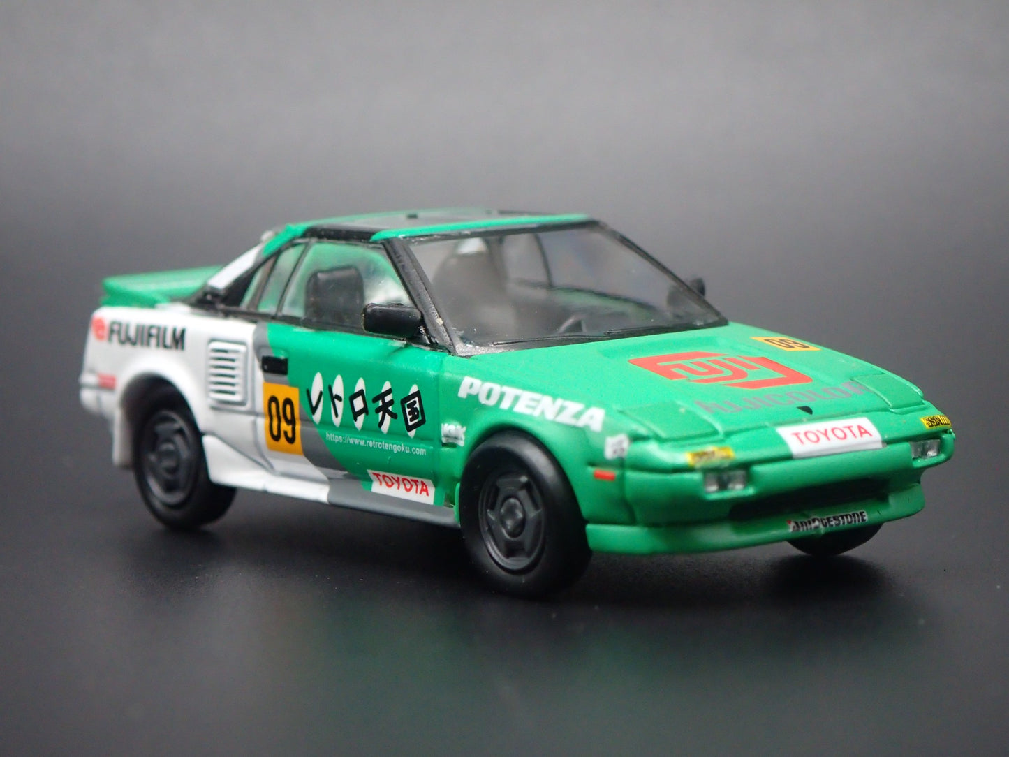 1984-1989 TOYOTA MR2 MK1 AWII FUJIFILM 1/64 SCALE DIORAMA DIECAST MODEL CAR