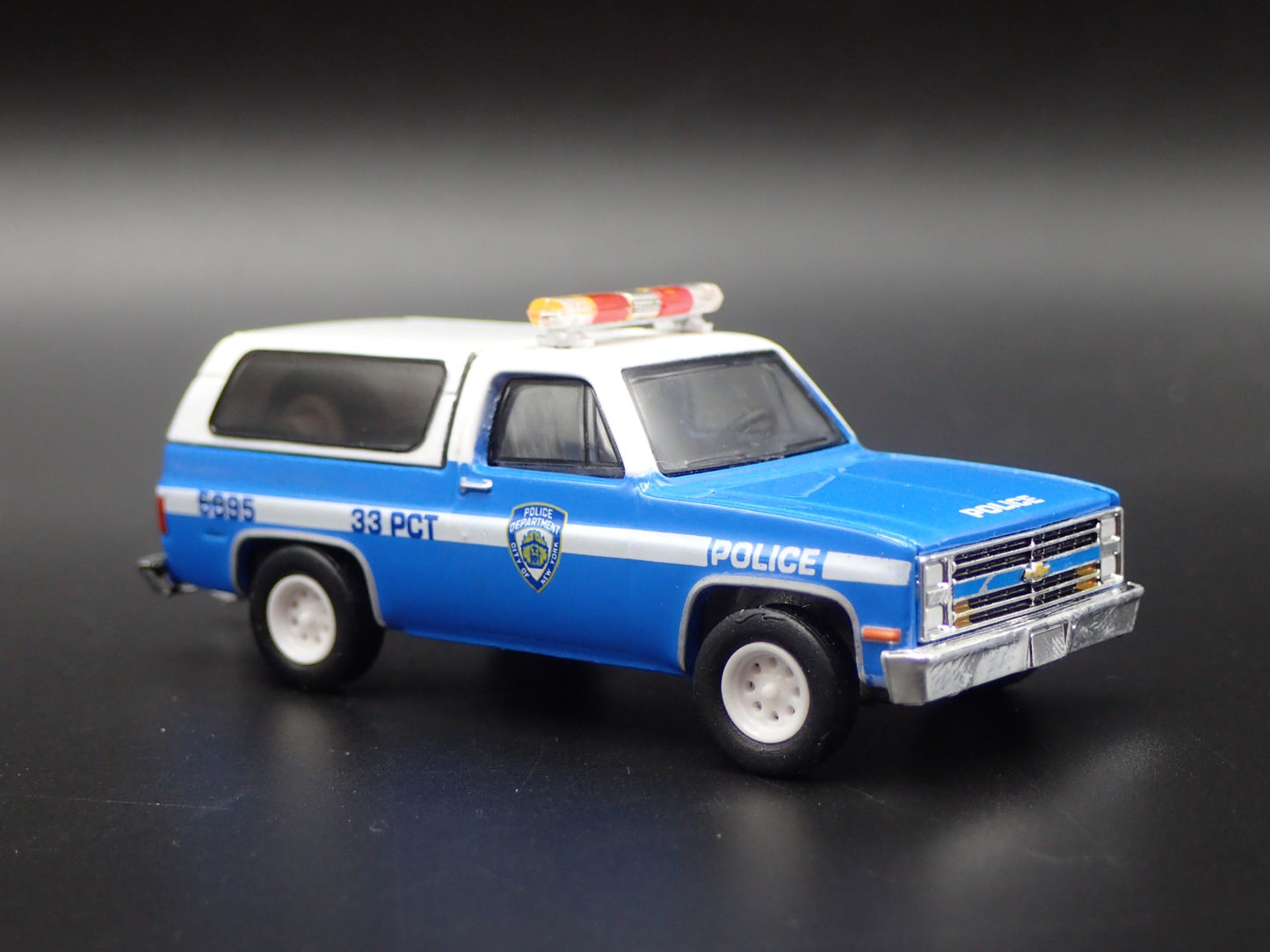 1985 85 CHEVY CHEVROLET K5 BLAZER SQUARE BODY NYPD 1:64 SCALE DIECAST MODEL CAR