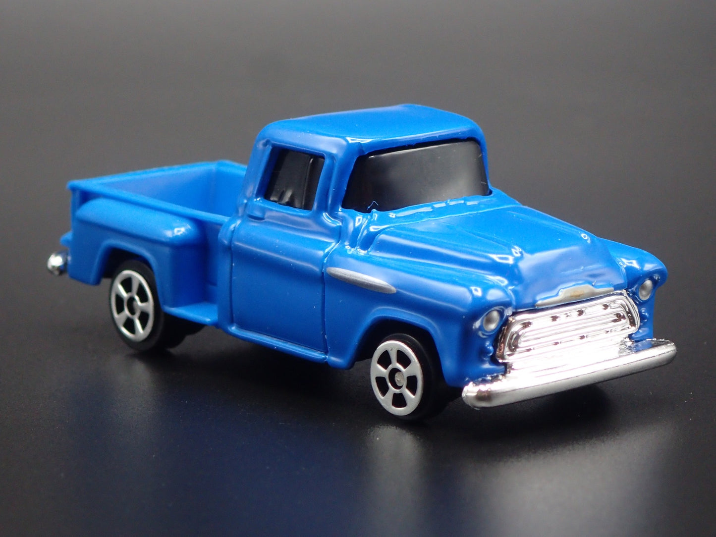 1957 57 CHEVY CHEVROLET STEPSIDE PICKUP TRUCK BLUE 1:64 SCALE DIECAST MODEL CAR