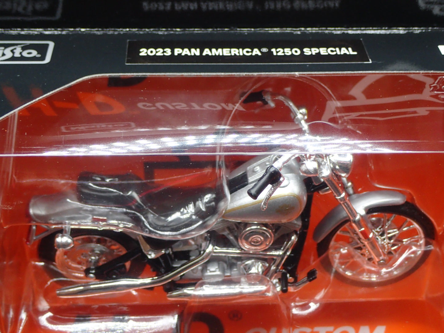 1984 84 FXST SOFTAIL HARLEY DAVIDSON MOTORCYCLE MAISTO SERIES 44 RARE 1/18 MODEL