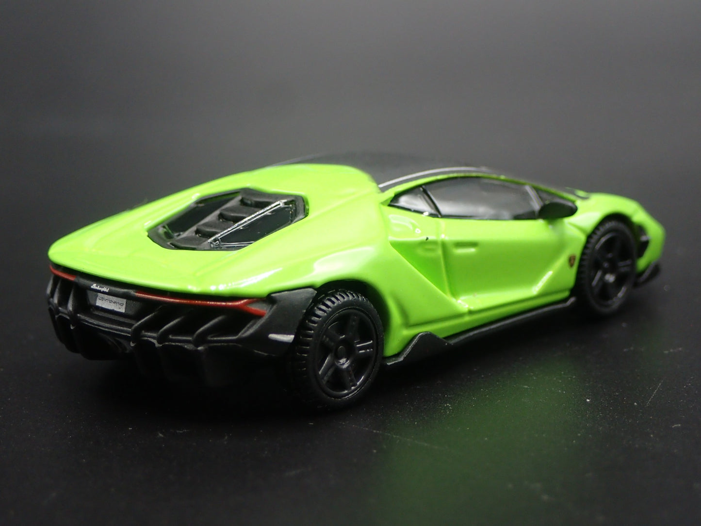 2016-2017 LAMBORGHINI CENTENARIO SUPER CAR 1:64 SCALE DIORAMA DIECAST MODEL CAR