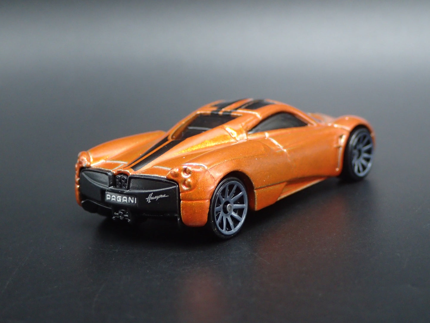 2011-2018 PAGANI HUAYRA SUPER CAR ORANGE 1/64 SCALE DIORAMA DIECAST MODEL CAR