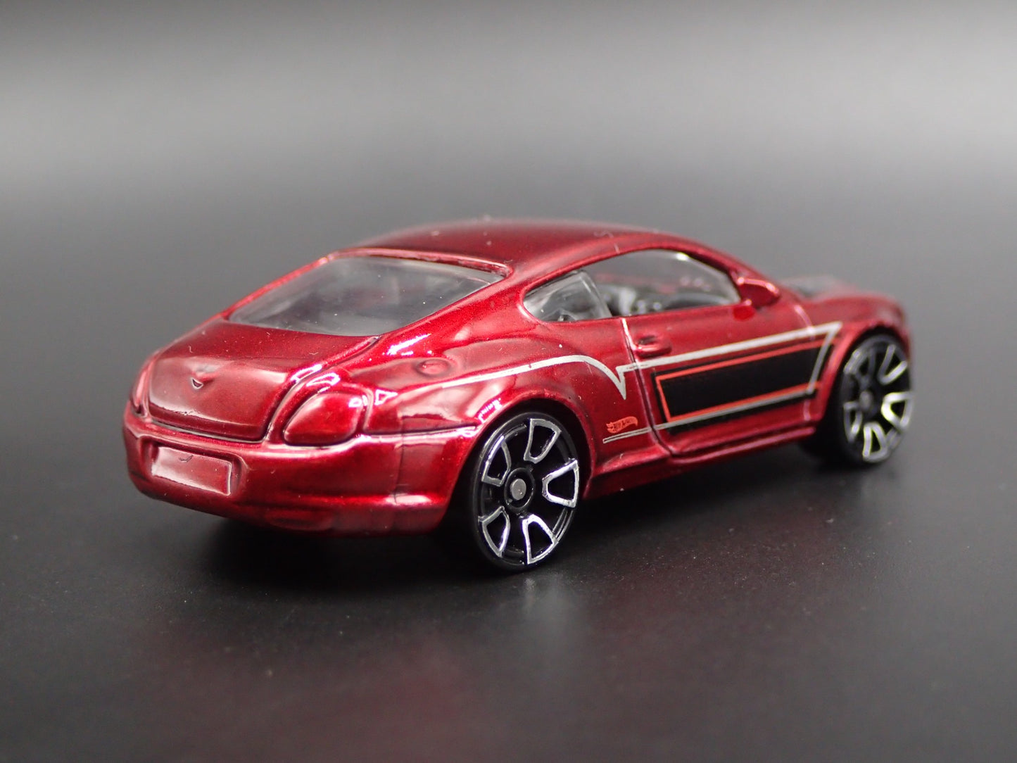 2009-2011 BENTLEY CONTINENTAL SUPERSPORTS 1:64 SCALE DIORAMA DIECAST MODEL CAR