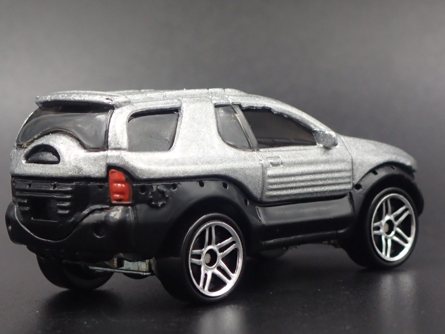 1997-2001 ISUZU VEHICROSS SUV 1:64 SCALE COLLECTIBLE DIORAMA DIECAST MODEL CAR