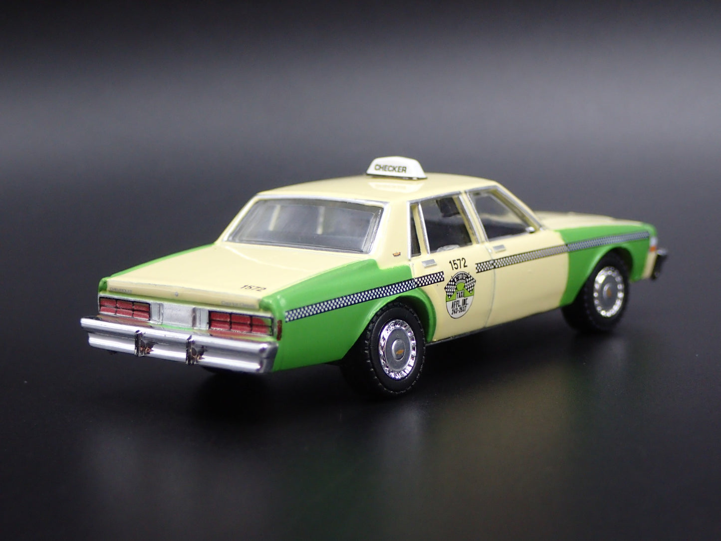 1987 87 CHEVY CHEVROLET CAPRICE TAXI CAB CHICAGO IL 1/64 SCALE DIECAST MODEL CAR