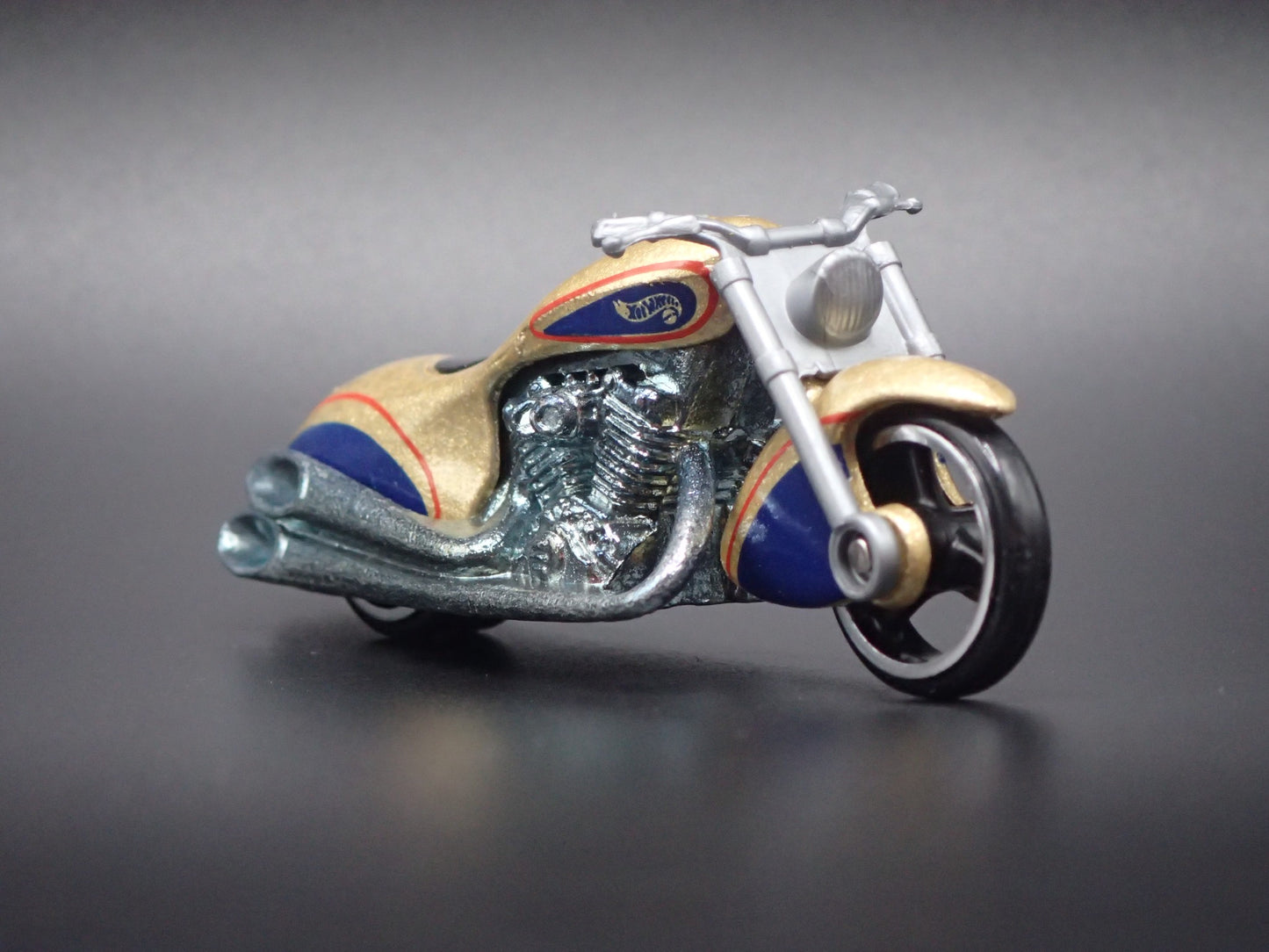 BLAST LANE MOTORCYCLE HOT WHEELS GOLD 1:64 HW SCALE DIORAMA DIECAST MODEL CAR