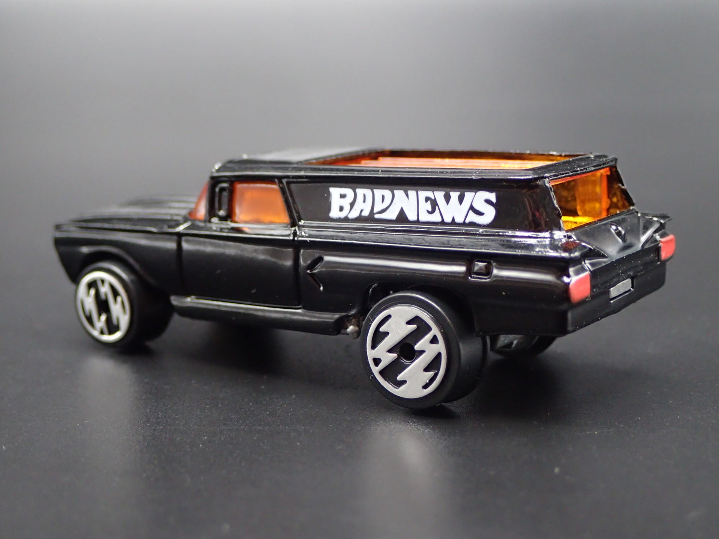 1960 CHEVY CHEVROLET PANEL WAGON TOM DANIELS NHRA 1:64 SCALE DIECAST MODEL CAR