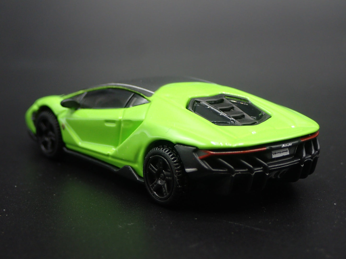 2016-2017 LAMBORGHINI CENTENARIO SUPER CAR 1:64 SCALE DIORAMA DIECAST MODEL CAR