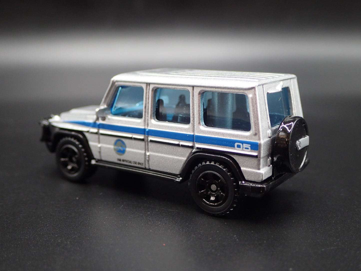 1991-2018 MERCEDES BENZ G550 G WAGON JURASSIC WORLD 1:64 SCALE DIECAST MODEL CAR