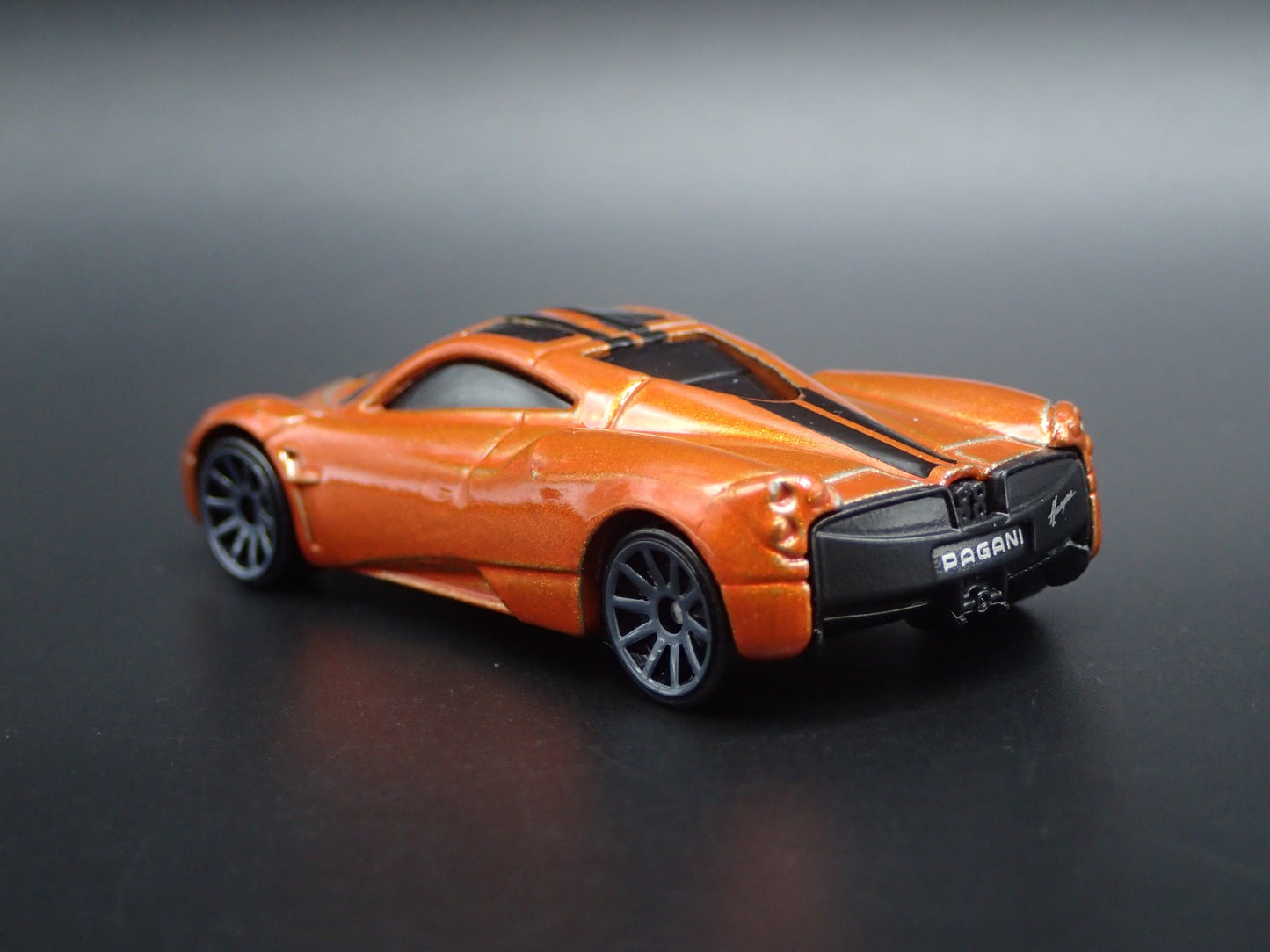 2011-2018 PAGANI HUAYRA SUPER CAR ORANGE 1/64 SCALE DIORAMA DIECAST MODEL CAR