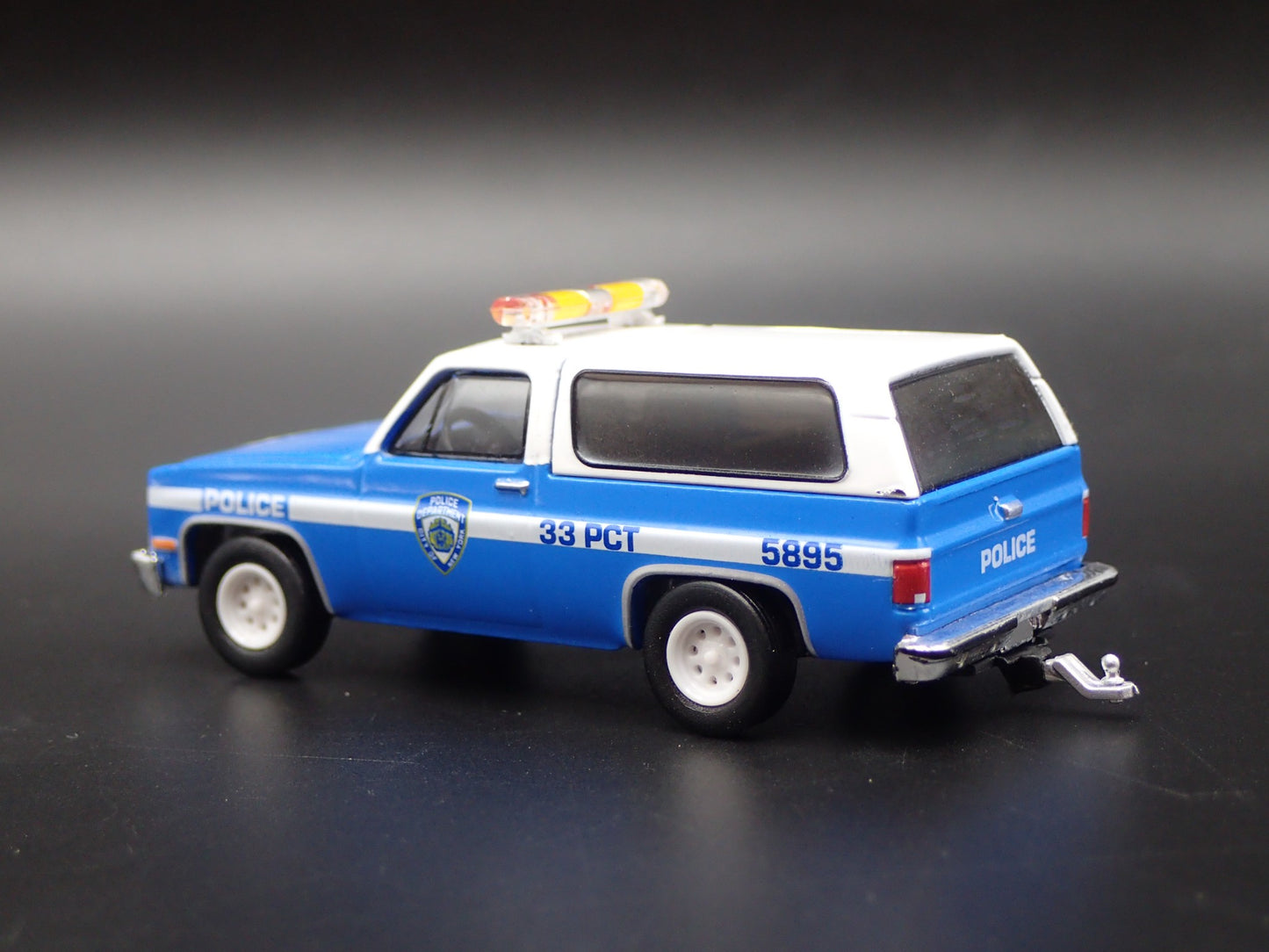 1985 85 CHEVY CHEVROLET K5 BLAZER SQUARE BODY NYPD 1:64 SCALE DIECAST MODEL CAR
