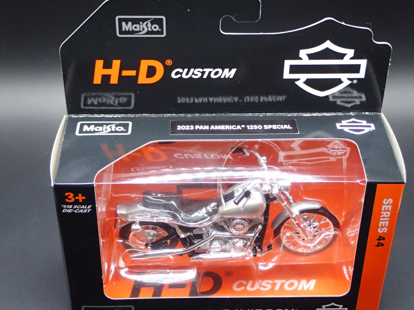 1984 84 FXST SOFTAIL HARLEY DAVIDSON MOTORCYCLE MAISTO SERIES 44 RARE 1/18 MODEL