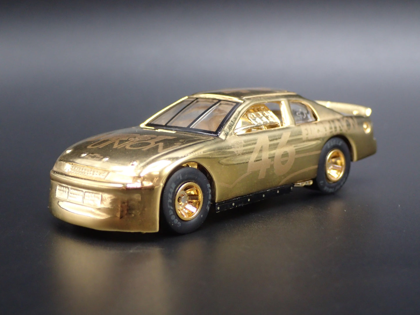 1998 CHEVY CHEVROLET MONTE CARLO FIRST UNION NASCAR 1:64 SCALE DIECAST MODEL CAR