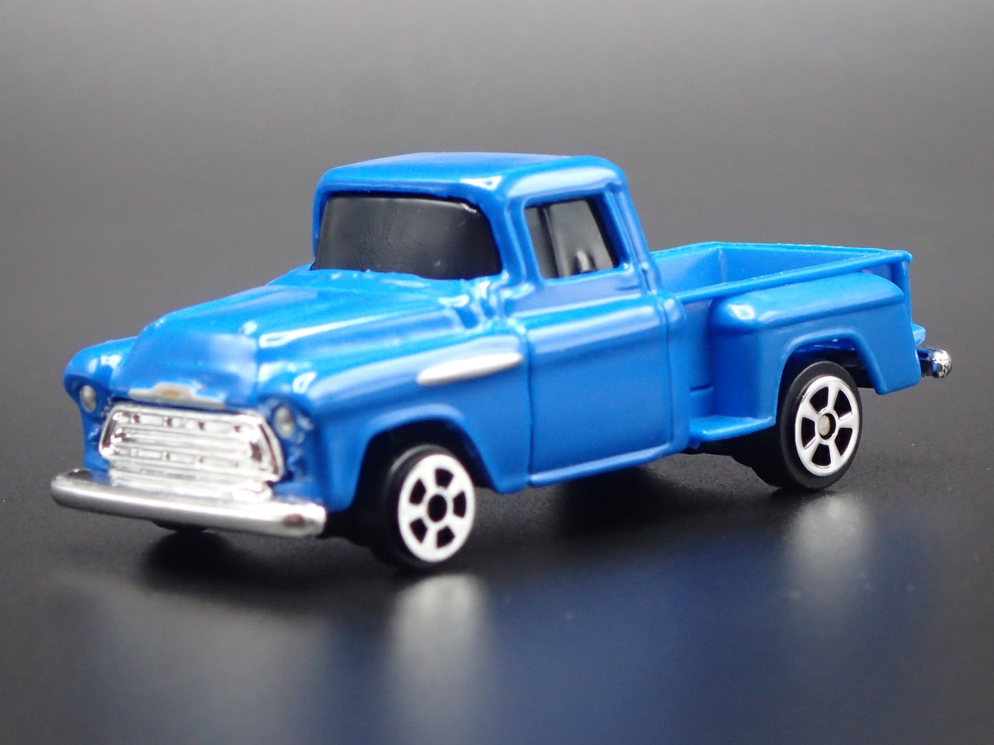 1957 57 CHEVY CHEVROLET STEPSIDE PICKUP TRUCK BLUE 1:64 SCALE DIECAST MODEL CAR