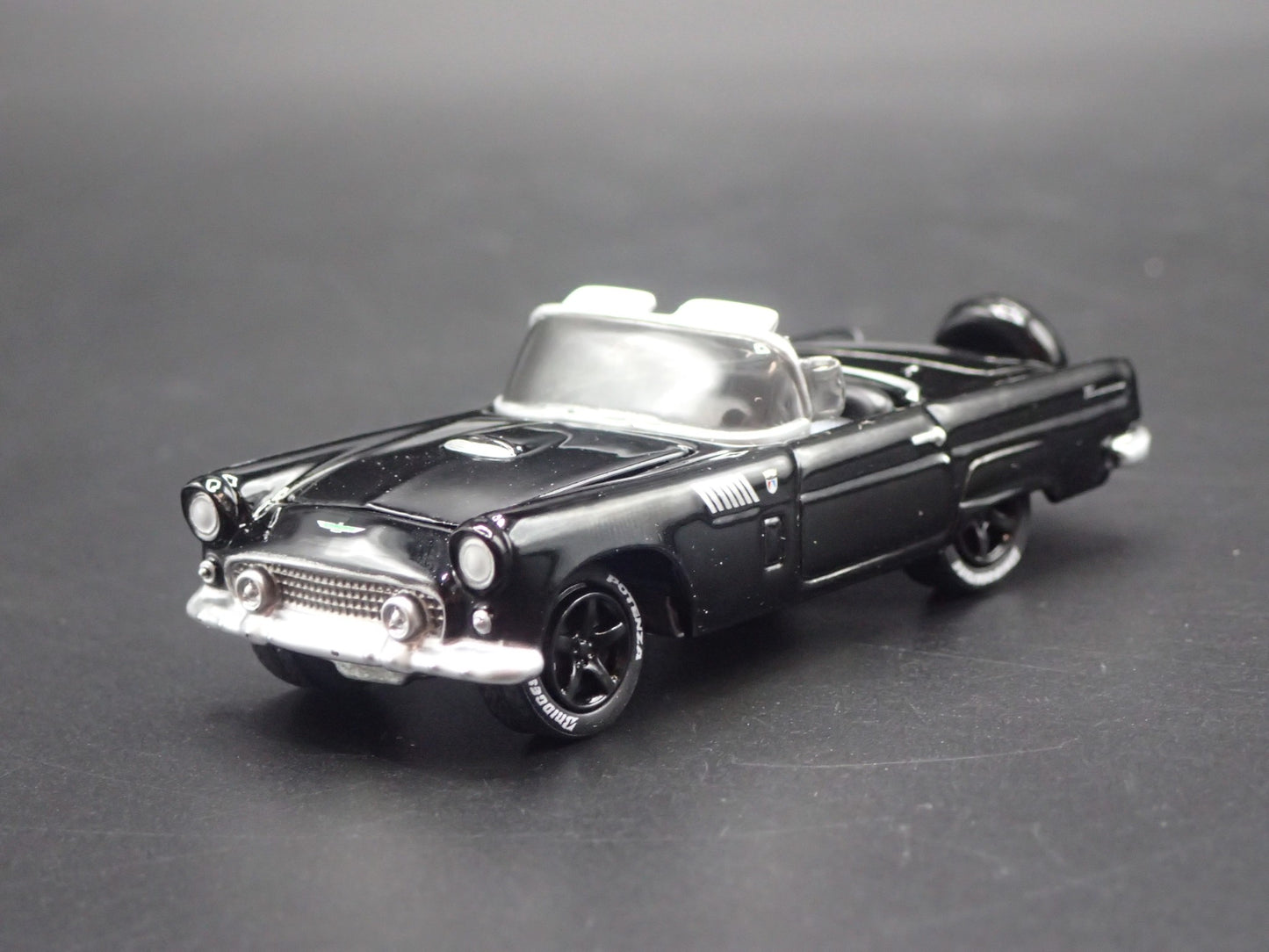 1956 56 FORD THUNDERBIRD TBIRD CONVERTIBLE 1:64 SCALE DIORAMA DIECAST MODEL CAR