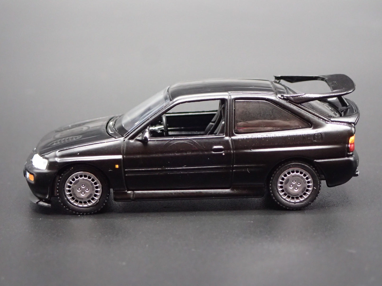 1994 94 FORD ESCORT RS COSWORTH MONTE CARLO 1:64 SCALE DIORAMA DIECAST MODEL CAR