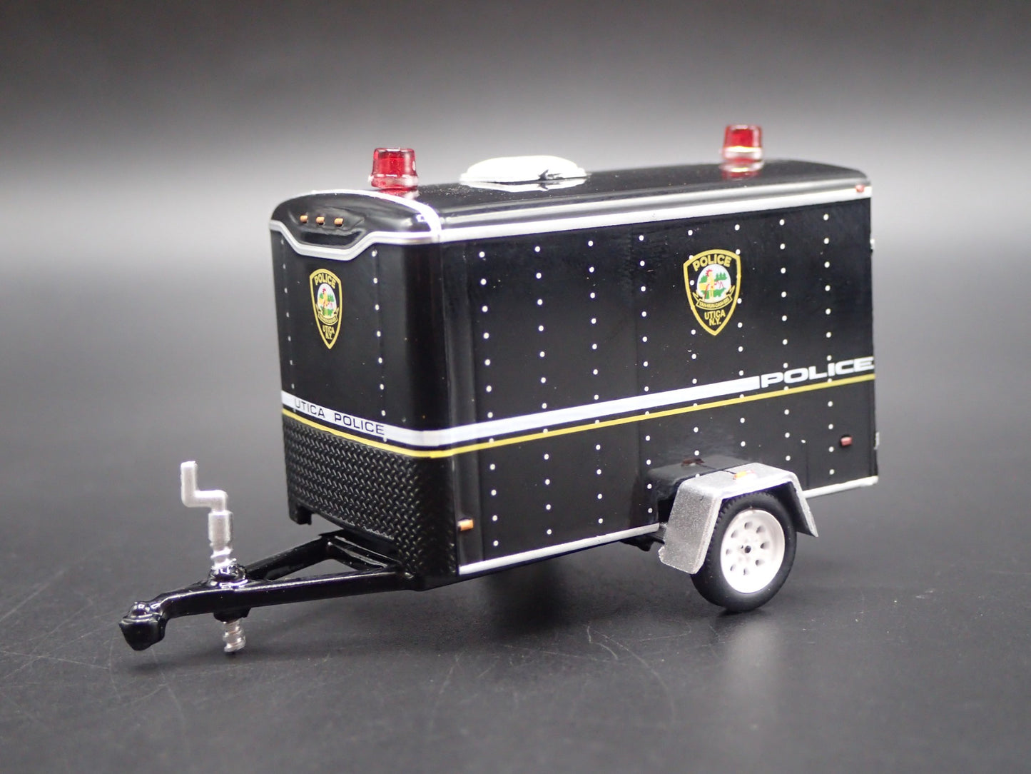 UTICA, NEW YORK POLICE DEPT SMALL CARGO TRAILER 1:64 SCALE DIORAMA MODEL CAR