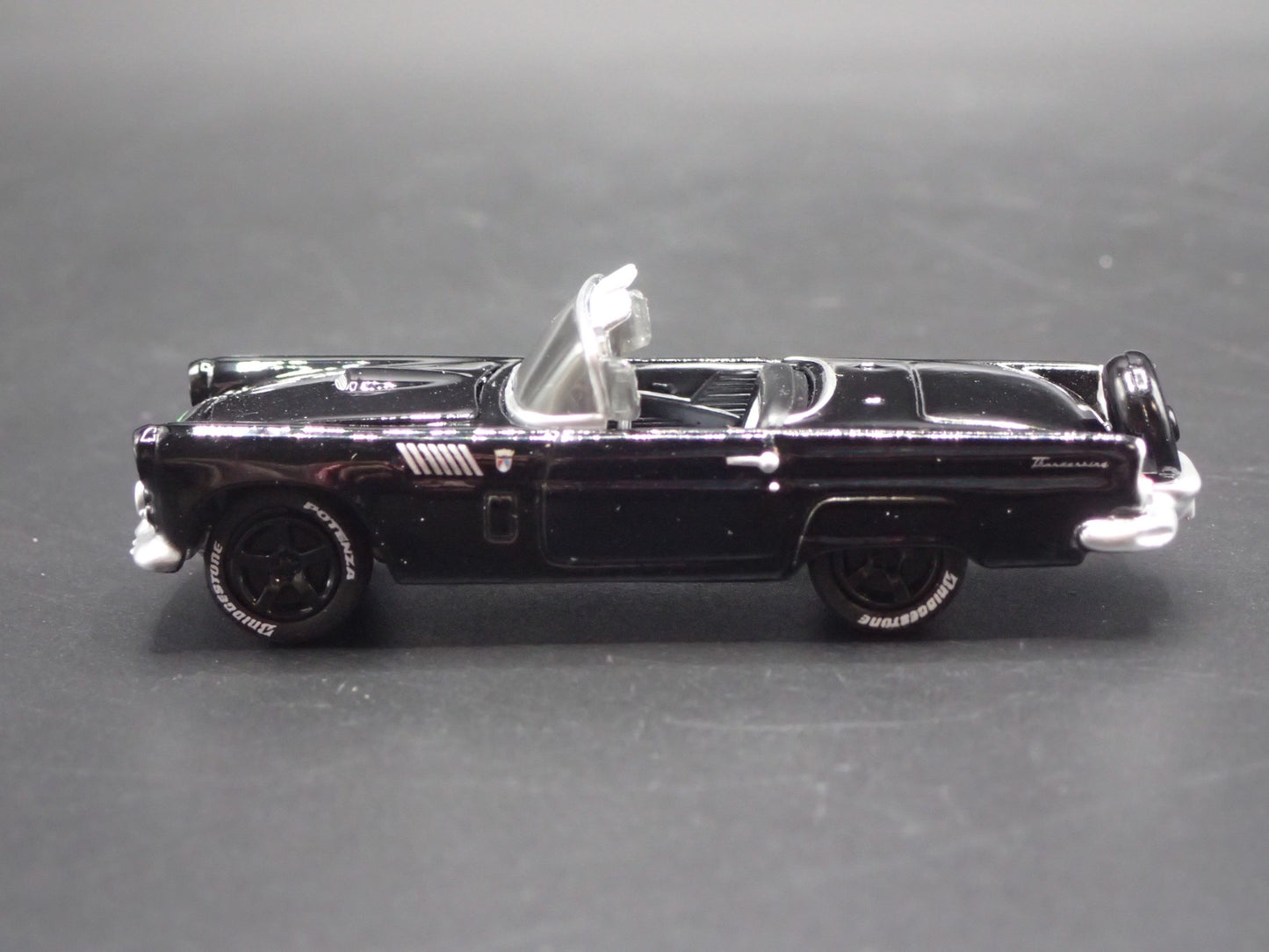 1956 56 FORD THUNDERBIRD TBIRD CONVERTIBLE 1:64 SCALE DIORAMA DIECAST MODEL CAR