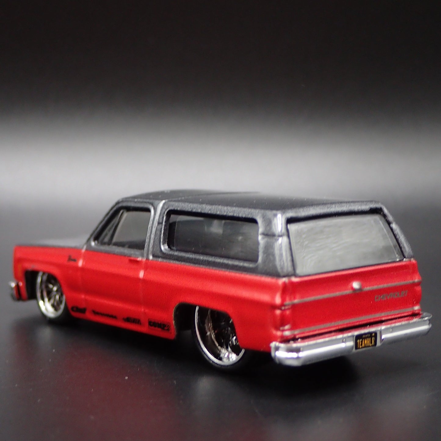 1979 79 CHEVY CHEVROLET K5 BLAZER SQUAREBODY RED 1:64 SCALE DIECAST MODEL CAR