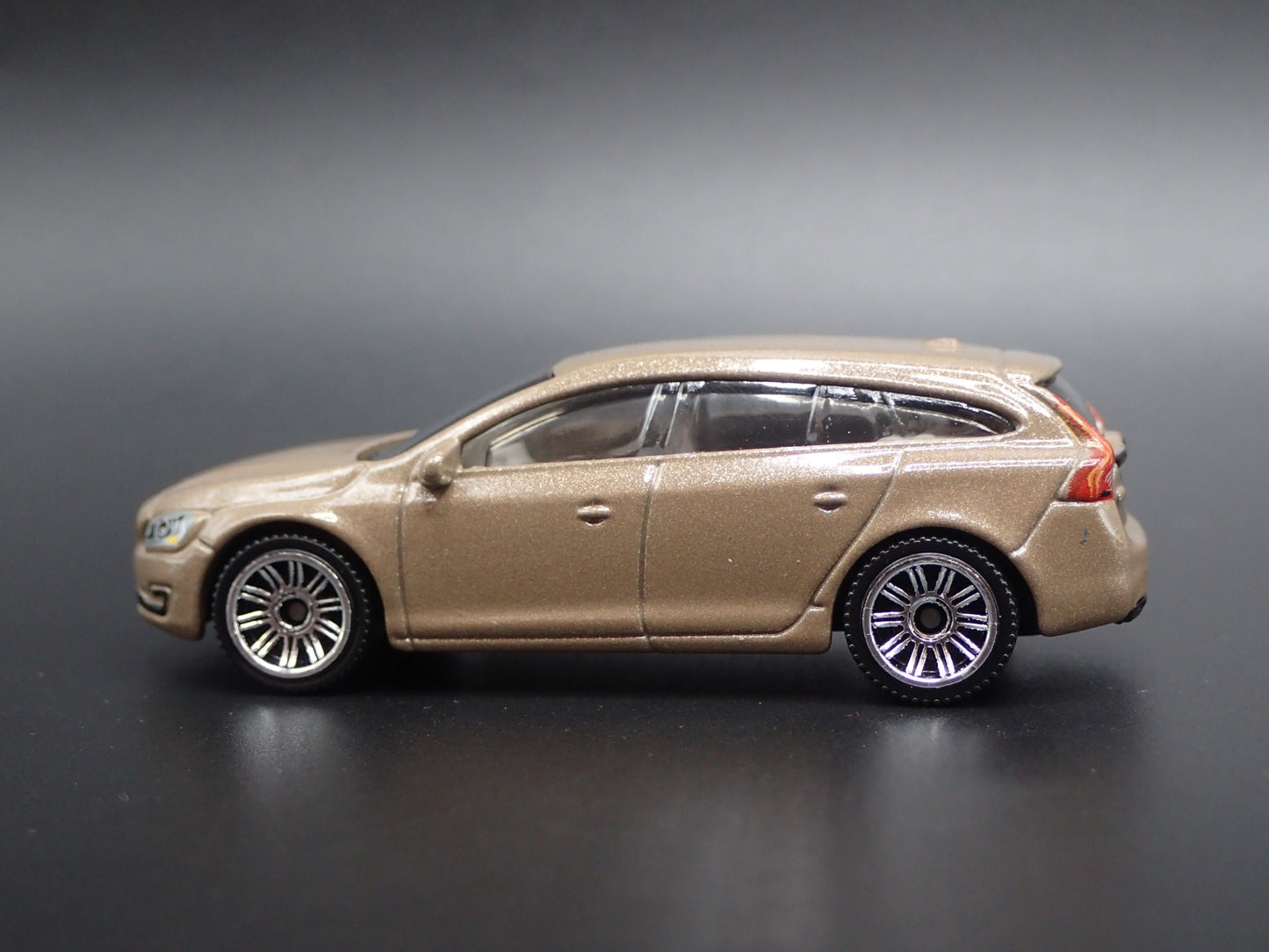 2011-2018 VOLVO V60 STATION WAGON TAN 1:64 SCALE COLLECTIBLE DIECAST MODEL CAR