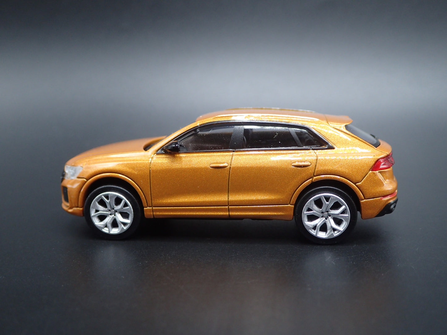 2019-2025 AUDI RS Q8 SUV RARE 1/64 SCALE COLLECTIBLE DIORAMA DIECAST MODEL CAR